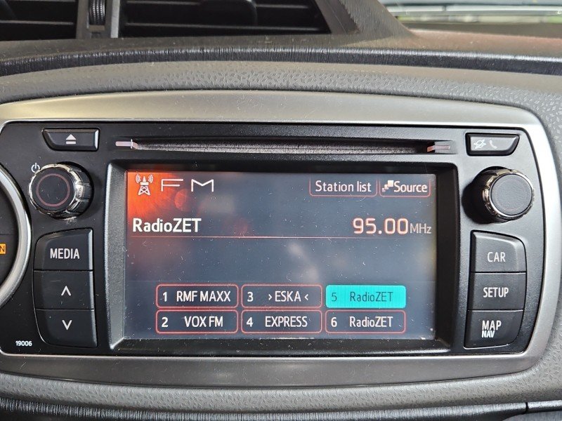 Radio fabryczne Toyota Yaris III 86140-0D010 radioodtwarzacz