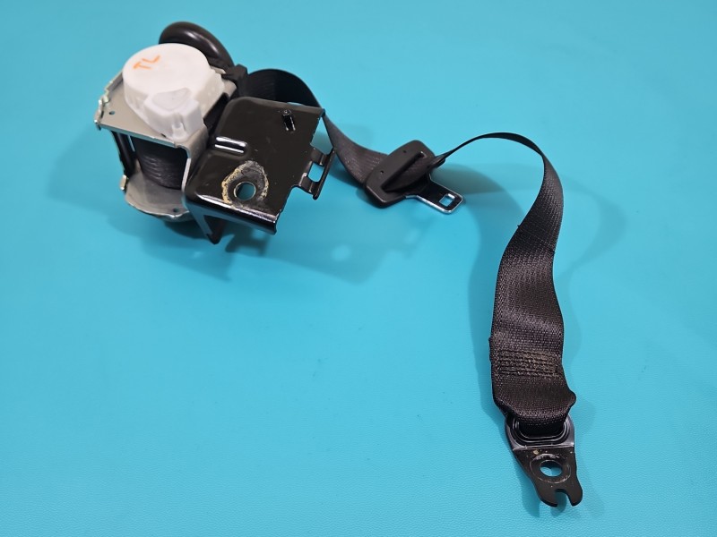 Pas bezpieczeństwa tył lewy Producent części: OPEL Opel Astra V K 39201586