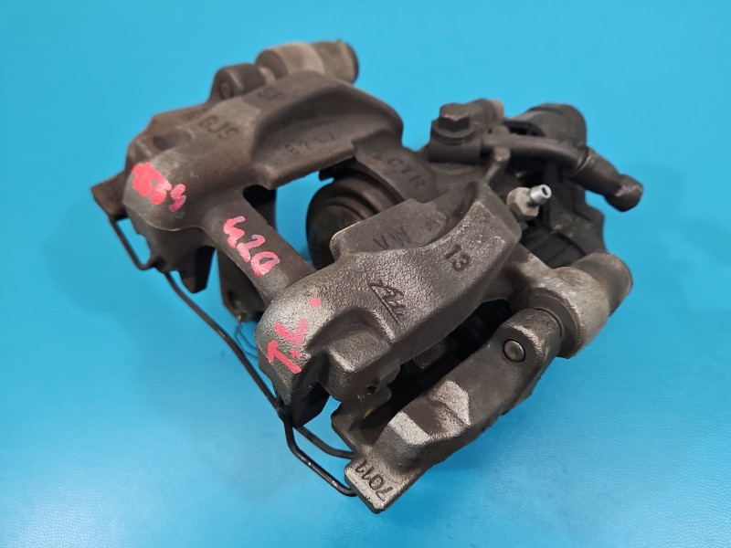 Zacisk tył lewy Vw Tiguan II 16- 1.5 TSI HB