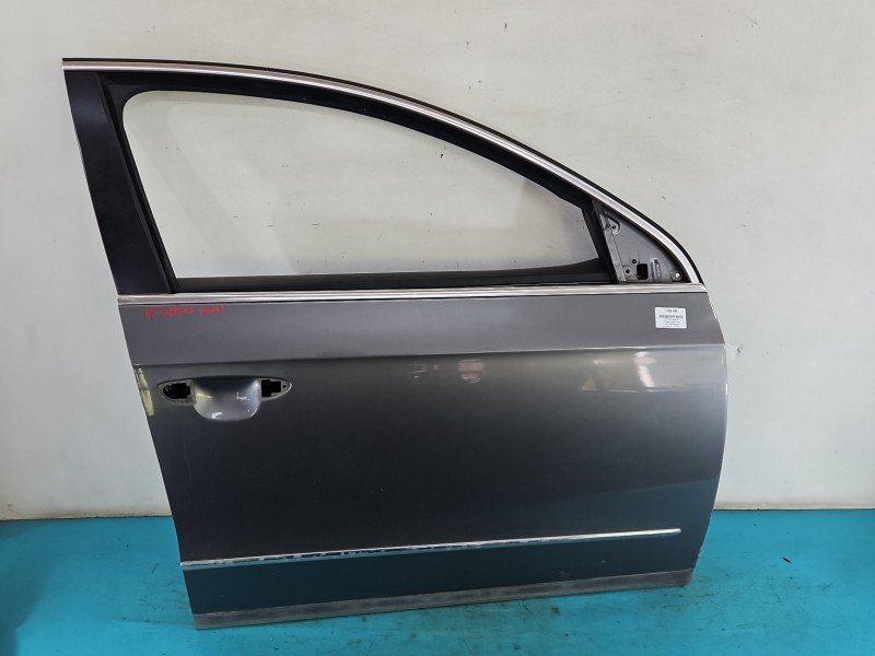 Drzwi przód prawe Vw Passat B6 5d grafitowy LA7T Drzwi przód prawe Vw Passat B6 5d grafitowy LA7T