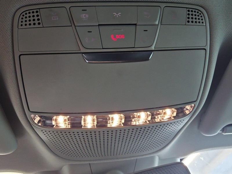 Lampa kabiny lampka Mercedes W213 A0009000313