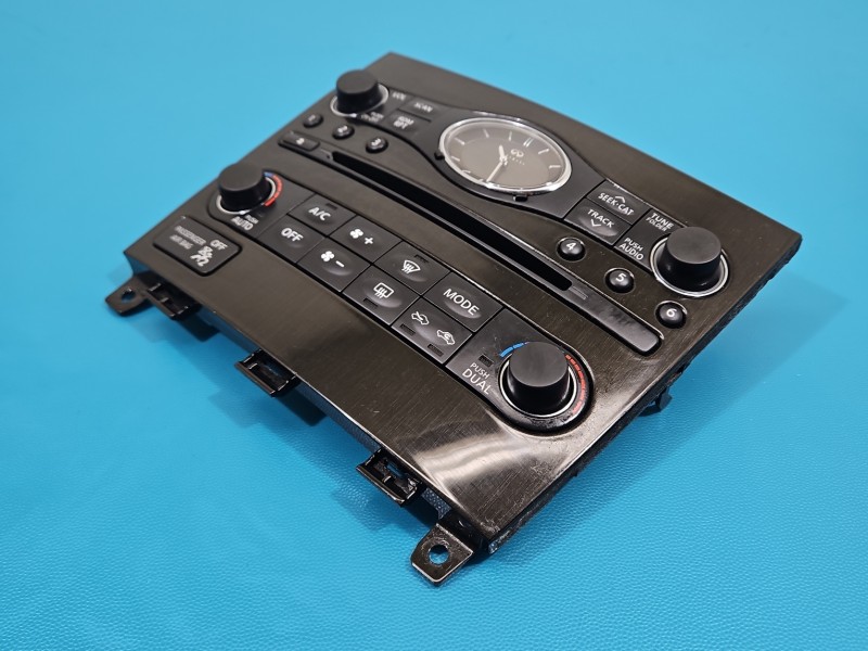 Konsola panel nawiewu INFINITI QX50