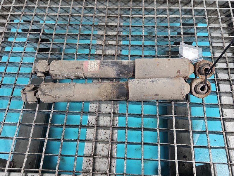 Amortyzator tył komplet tylny lewy prawy Toyota Rav4 III 05- L+P