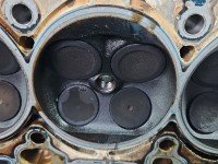 Głowica AUDI Q7 I 4L 079103373A 4.2 V8 FSI