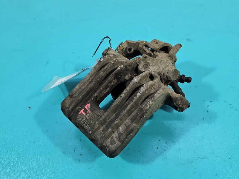 Zacisk tył prawy Audi A3 8L 1.9 tdi HB Zacisk tył prawy Audi A3 8L 1.9 tdi HB