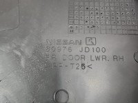 Tapicerka drzwi przód prawa boczek Nissan Qashqai I J10 06-13 80976-JD100