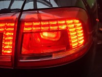 Lampa tył prawa Volkswagen, LED W BŁOTNIK KOMBI Z LISTWĄ ŻARÓWKOWĄ Vw Passat B7 kombi