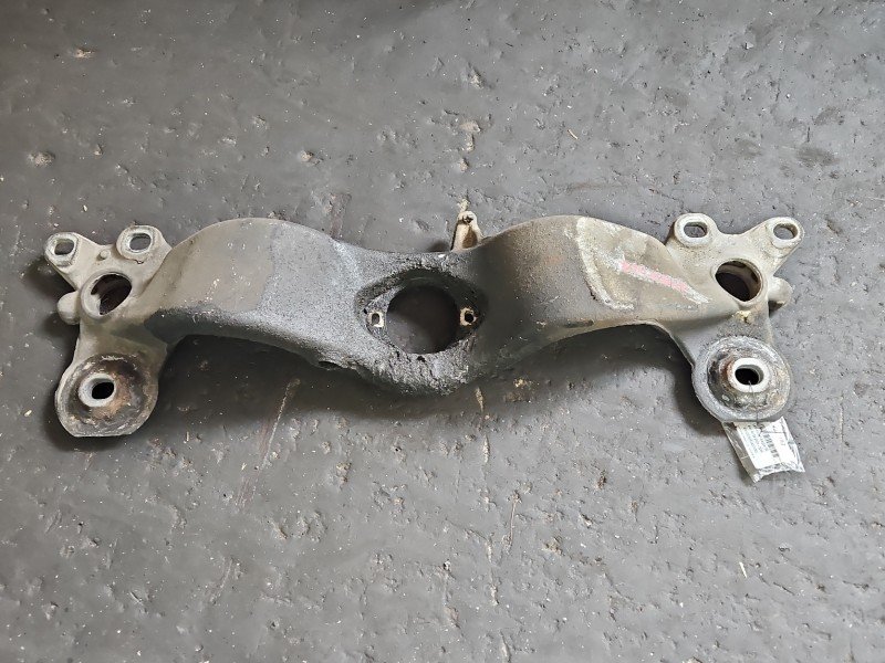 Łapa skrzyni biegów Audi A4 B6 8E0399263R 1.9 tdi