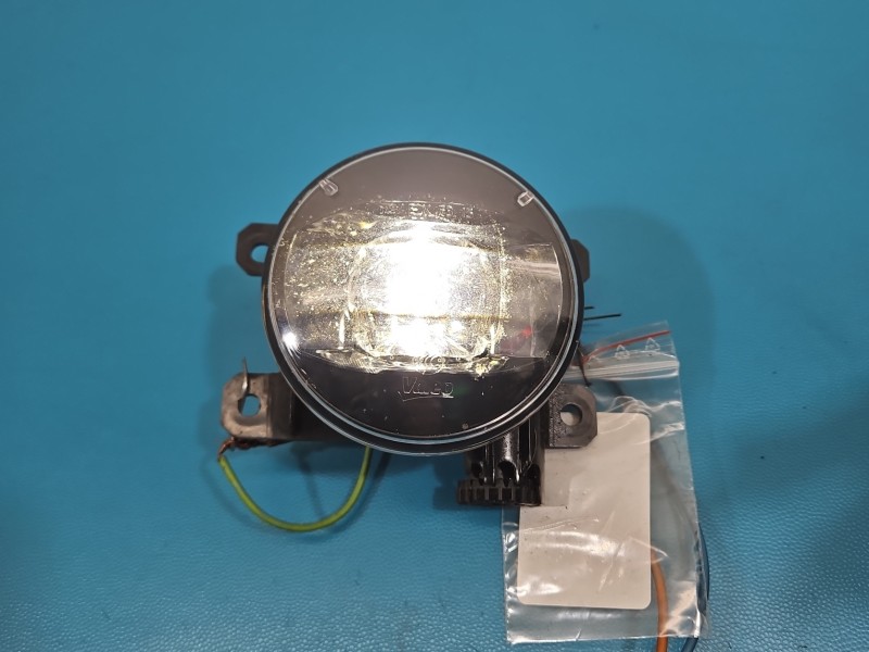 Halogen prawy Peugeot 2008 II