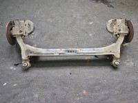 Tylna belka oś tył Renault Laguna III 2.0 16V (M4R704)