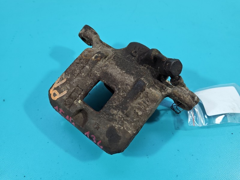 Zacisk tył prawy Opel Frontera B 2.2 16V HB