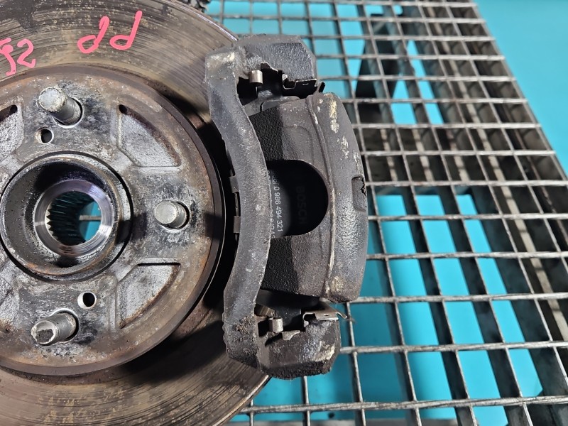 Zacisk przód prawy Suzuki Swift Mk8 1.0 T K10C