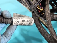 Wiązka instalacja Producent części: OPEL, 39171047, bezpieczników z komory silnika Opel Astra V K 39171047