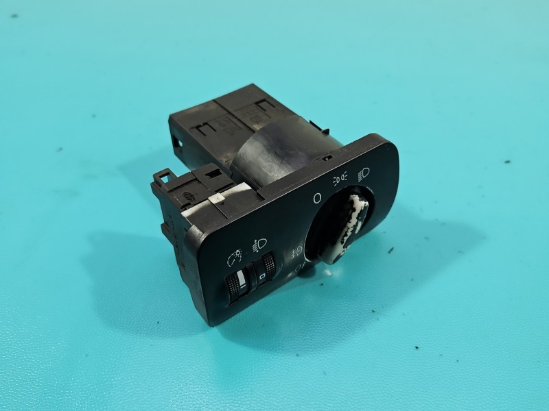 Przełącznik włącznik świateł Audi A3 8L 8L1941531G