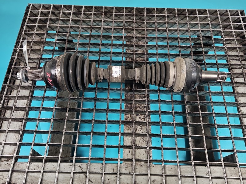 Półoś przód lewa Mercedes W177 2.0 T automat