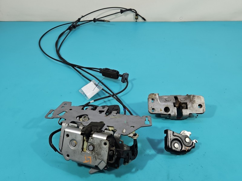 Zamek tył lewy 25000282, 3018310E Dodge Caravan V 07-20 Producent części: Dodge, 3 elementy 4 PIN GRAND CARAVAN