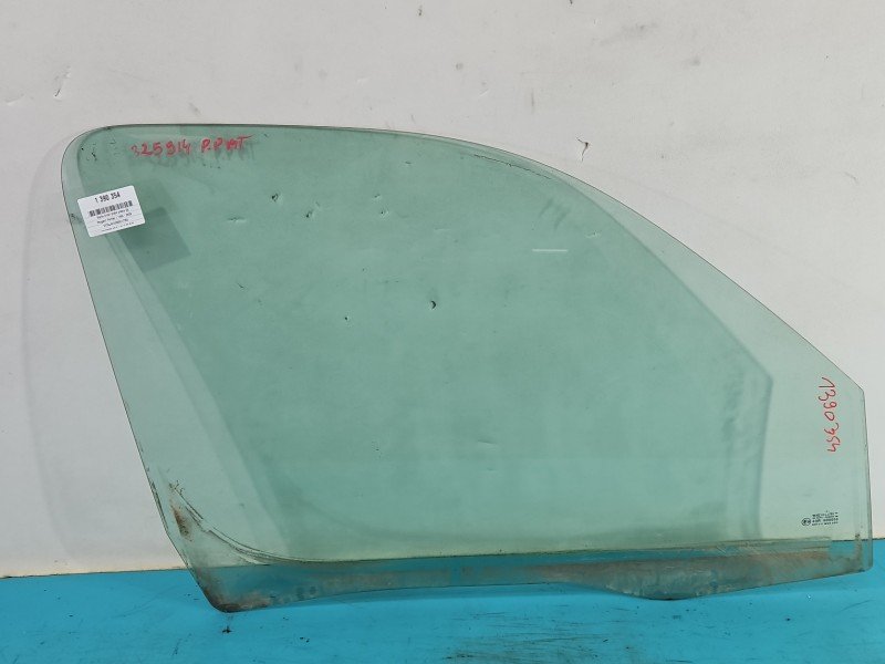 Szyba drzwi przód prawa Peugeot Partner I HB