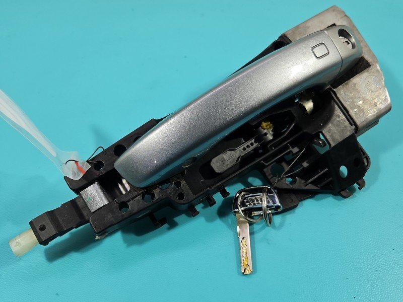 Klamka przód lewa zewnętrzna AUDI A8 D4 4H 4H1837885