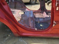 Próg prawy SŁUPEK ŚRODKOWY B Toyota Yaris III HB 5d bordowy 3N8