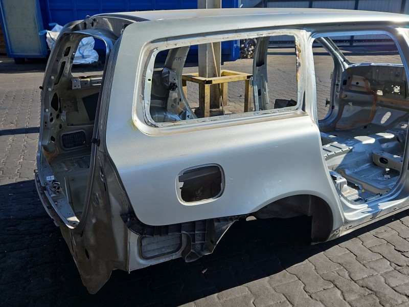 Błotnik tył prawy ćwiartka VOLVO V70 III 477-446 kombi