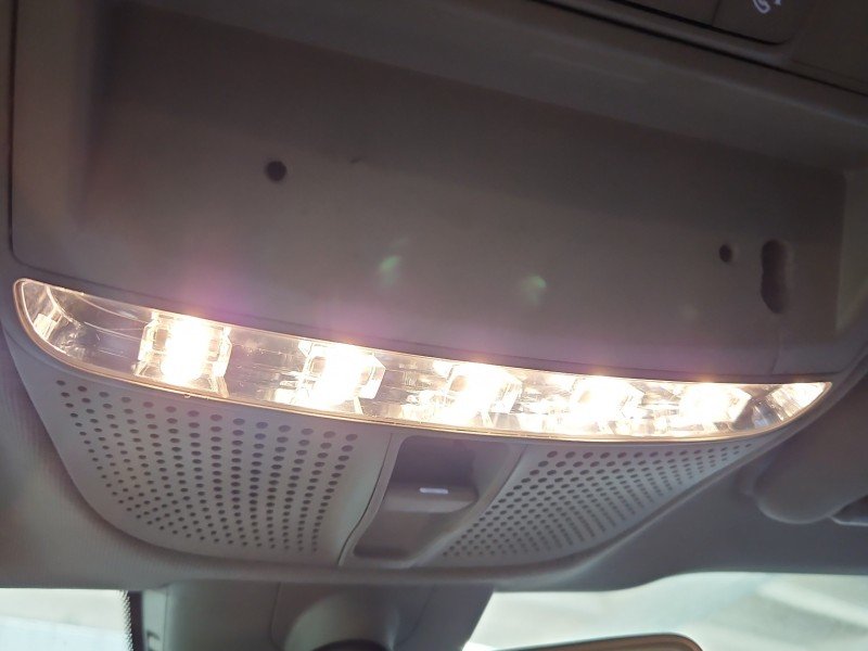 Lampa kabiny lampka Mercedes W213 A0009006410 Lampa kabiny lampka Mercedes W213 A0009006410