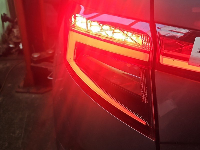 Lampa tył lewa Skoda Karoq HB Lampa tył lewa Skoda Karoq HB