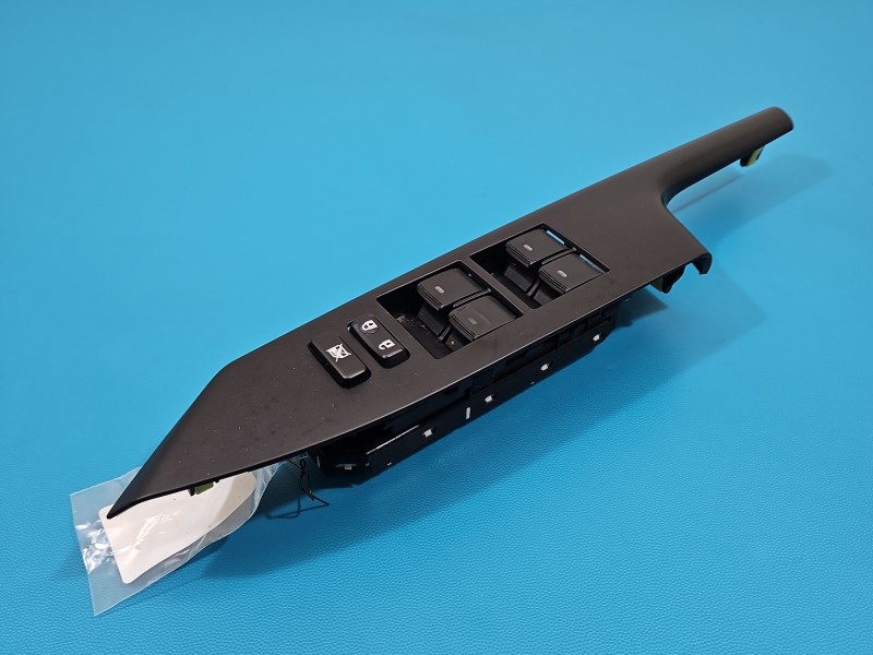 Przełącznik szyb LEXUS CT 10-22 84040-60160 Producent części: Lexus, przód lewy EU