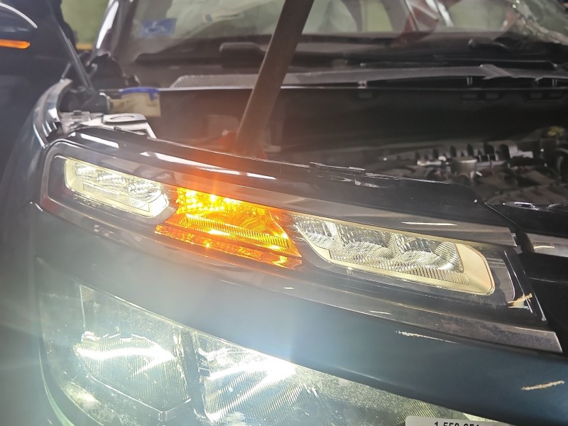 Światło jazdy dziennej prawe Citroen C5 Aircross 17-25 9816946580, 20200430