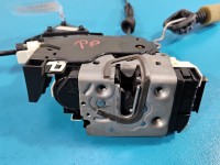 Zamek przód prawy Mercedes W204 EUROPA 4pin A2047232808
