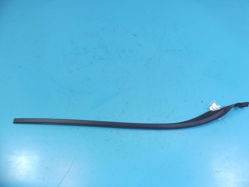 Listwa szyby czołowej prawa przedniej VOLVO S60 II 10- 30753986RH