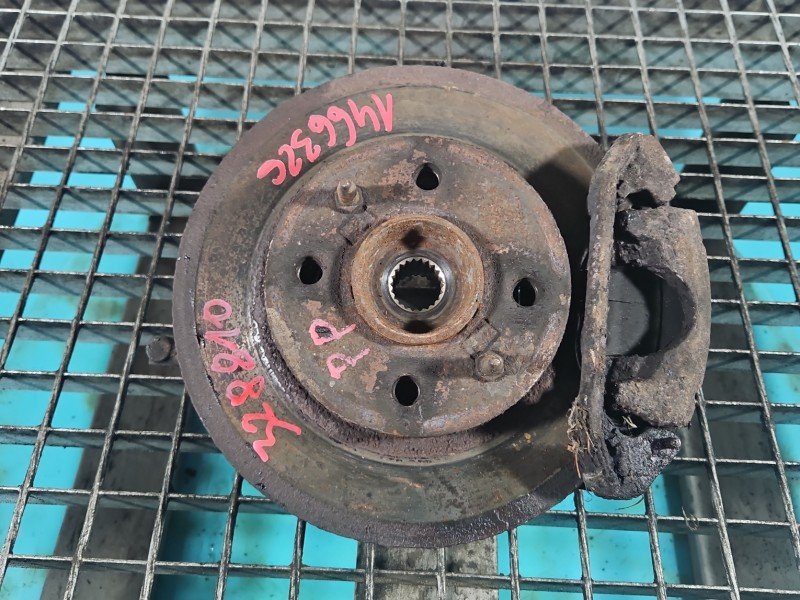 Zwrotnica prawa piasta przód 1.1 wiel Fiat Panda II