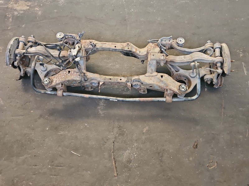 Tylna belka oś tył Opel Insignia A 2.0 cdti (A20 DTH) Tylna belka oś tył Opel Insignia A 2.0 cdti (A20 DTH)