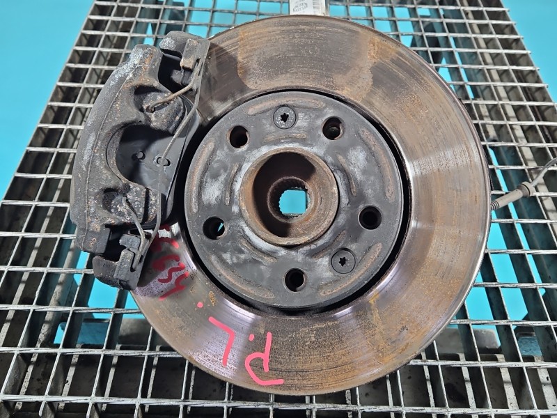 Zwrotnica lewa piasta przód 1.5 dci Renault Express