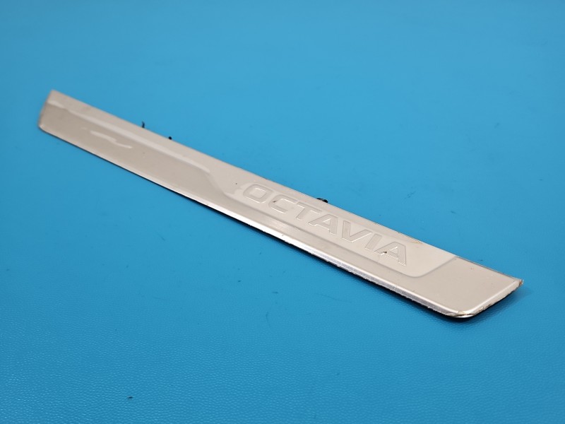 Listwa progowa lewa PRÓG NAKŁADKA Skoda Octavia IV 5E3853813TQ3, 5E3853813