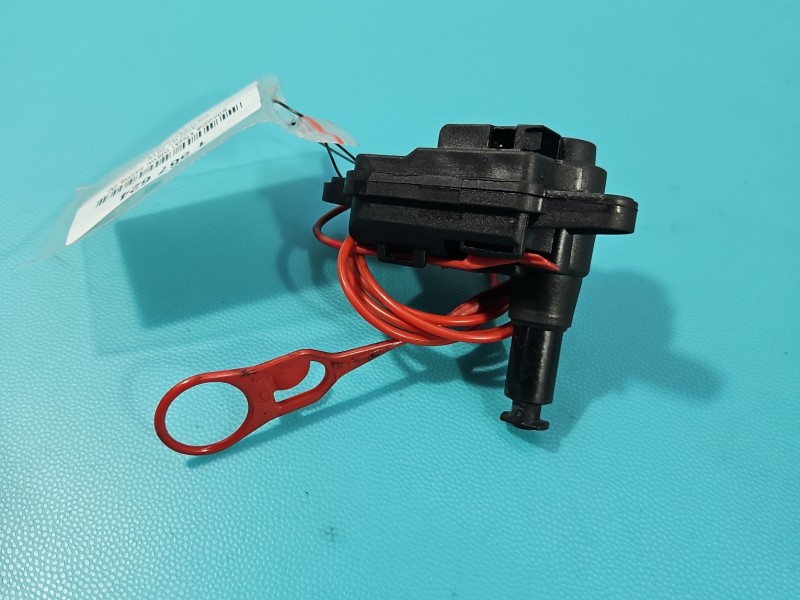 Siłownik klapki wlewu paliwa AUDI Q7 II 4M 8S0862153