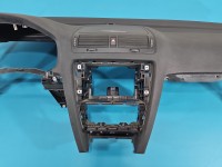 Deska rozdzielcza airbag pasażera kokpit Skoda Octavia II