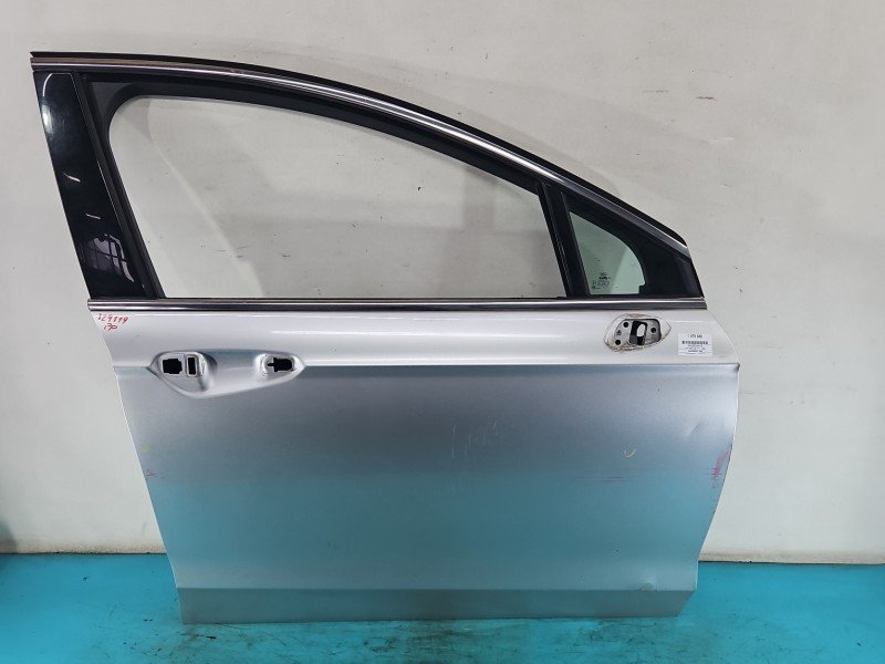 DRZWI PRZÓD PRAWE PASAŻERA Ford Fusion USA 2012-2020 4d srebrny DRZWI PRZÓD PRAWE PASAŻERA Ford Fusion USA 2012-2020 4d srebrny