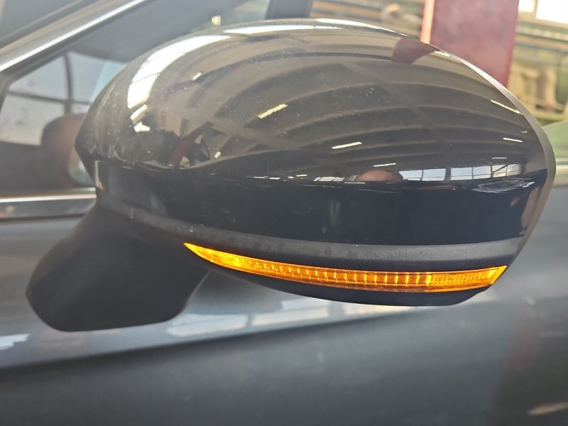 Lusterko lewe Renault Clio V 19- 9pin .rysy, składane elektrycznie CZARNY Tekpn europa