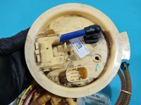 pompka Pompa paliwa BMW G30 2.0d 7476107-02, 7476107 urwany kruciec 8 PIN