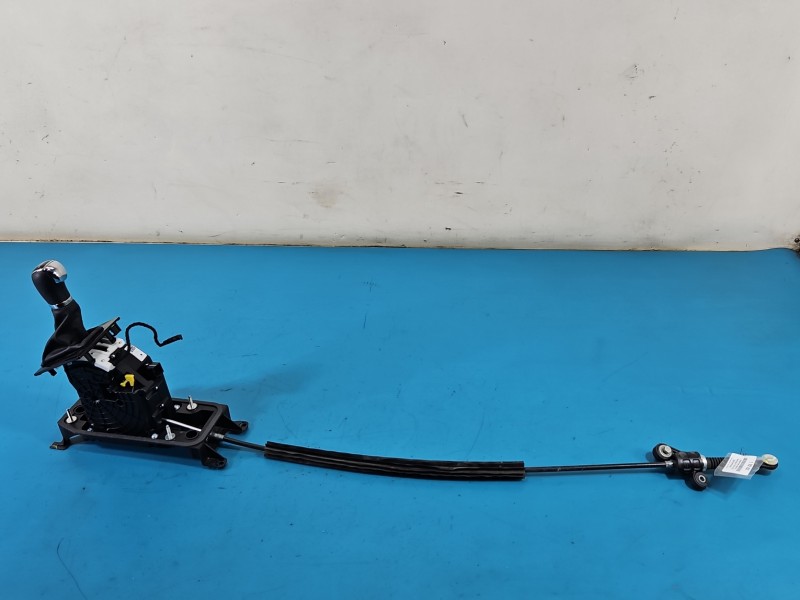 DŹWIGNIA LEWAREK WYBIERAK LINKI Skoda Superb III 2.0 tdi (DTSB)