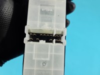 Przełącznik szyb Nissan Qashqai I J10 06-13 Europejska EU 25401BR00B
