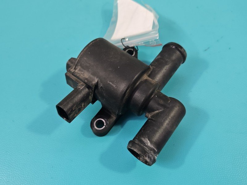Pompka obiegu wody pompa Skoda Octavia III 2.0 TSI 5Q0906457K Pompka obiegu wody pompa Skoda Octavia III 2.0 TSI 5Q0906457K