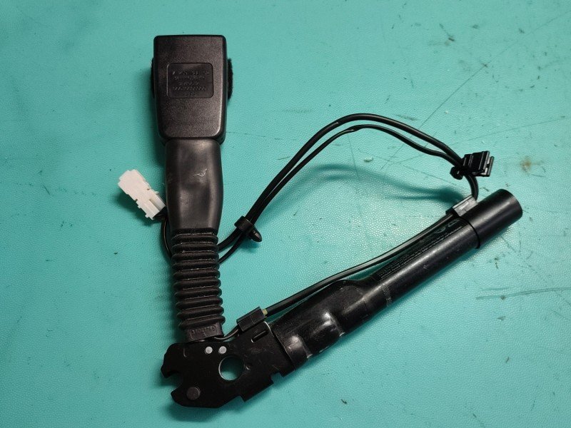 Pas bezpieczeństwa przód prawy pasażera BMW F20 7259388