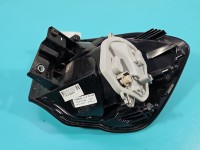 Lampa tył lewa Producent części: FIAT, W BŁOTNIK / KOMBI - HATCHBACK / Z LISTWĄ ŻARÓWKOWĄ Fiat Tipo II 15- HB