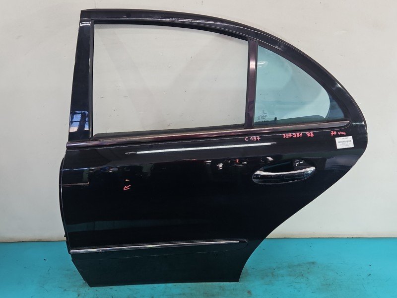 Drzwi tył lewe Mercedes W211 sedan 4d czarny C197 Drzwi tył lewe Mercedes W211 sedan 4d czarny C197