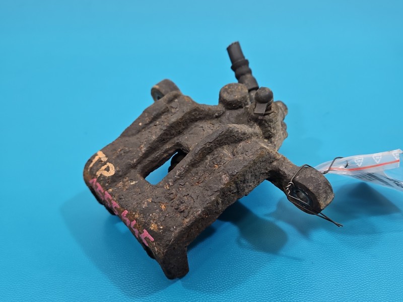 Zacisk tył prawy Kia Sportage III 10-15 2.0 crdi (D4ha) HB