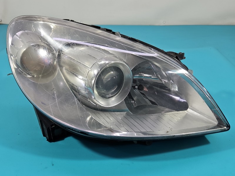 Reflektor prawy lampa przód Mercedes W245 EUROPA A1698207861, 0301247202