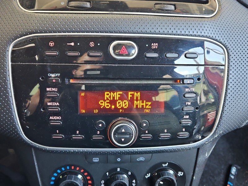 Radio fabryczne Fiat Grande Punto 7355014090 radioodtwarzacz Radio fabryczne Fiat Grande Punto 7355014090 radioodtwarzacz