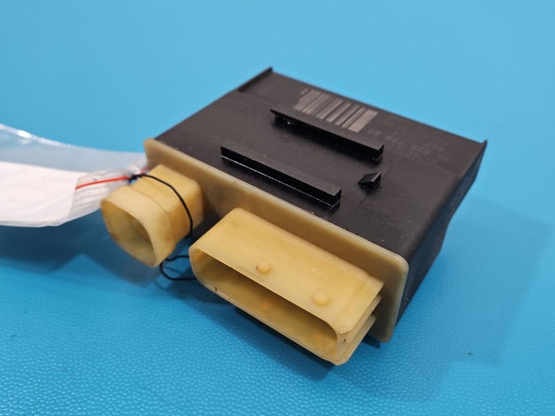 Przekaźnik wentylatorów wentylatora Peugeot 5008 9662570880