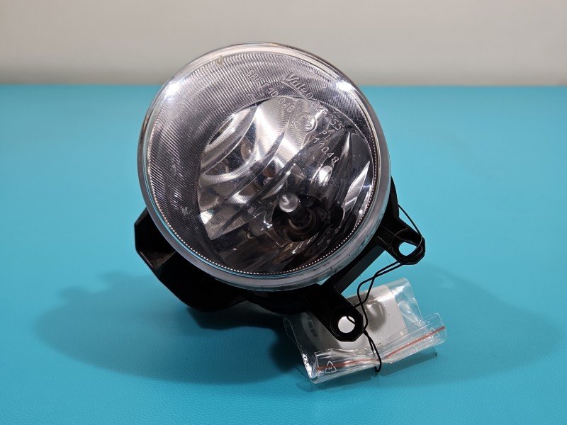 Halogen lewy Toyota Auris II